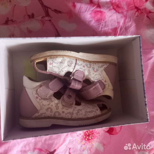 Сандалии для девочек