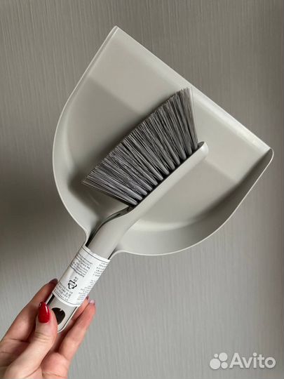 Совок и щетка для уборки