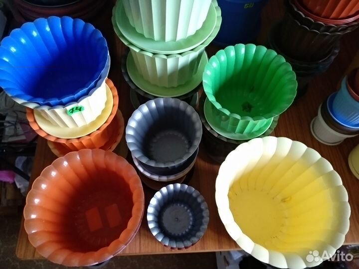 Новые цветочные горшочки с поддонами