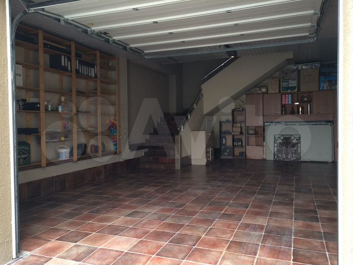 Дом 180 м² на участке 1 сот.