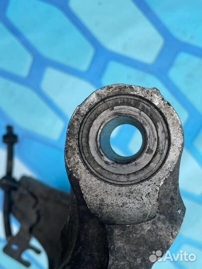 Кулак поворотный передний левый 8K0407253AB