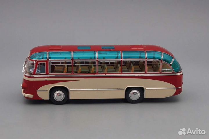 Лаз-695 Опытный (Ultra Models 1:43)