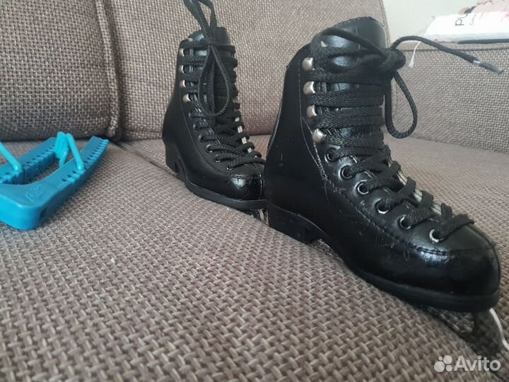 Фигурные коньки wifa 26