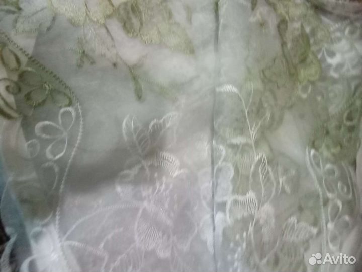 Шторы тюль. Обои. Потолочная плитка