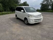 Toyota Noah 2.0 AT, 2002, 320 000 км, с пробегом, цена 810 000 руб.