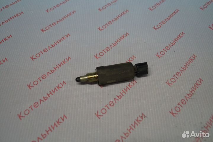 Nissan 16176-73C00 Клапан