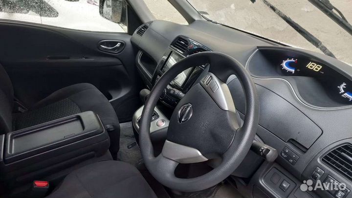 Nissan Serena 2.0 CVT, 2016, 140 466 км