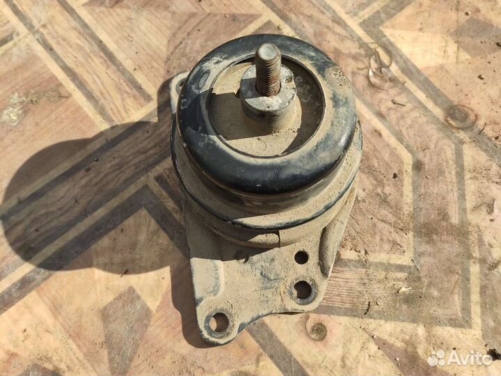 Подушка двигателя Шкода