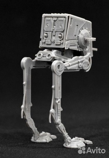 Имперский двуногий робот AT-ST Walker из Star Wars