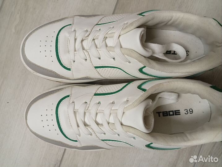 Кроссовки подростковые бу, размер 39