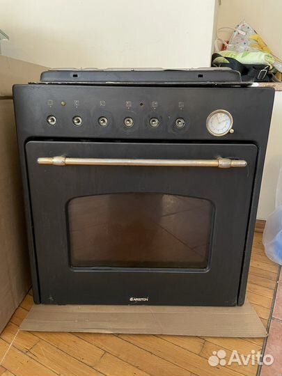 Духовой шкаф и электрическая плита Ariston