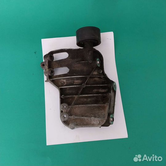 Кронштейн компрессора кондиционера bmw 5 f07