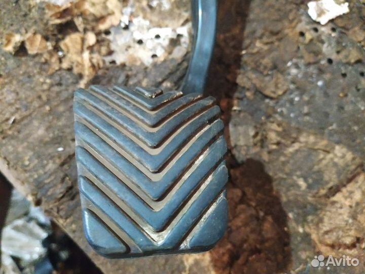 Педаль тормоза Kia Rio 4