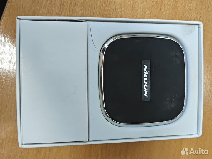 Nillkin беспроводная автомобильная зарядка