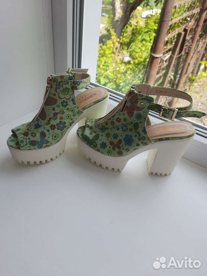 Босоножки женские 35 размер новые