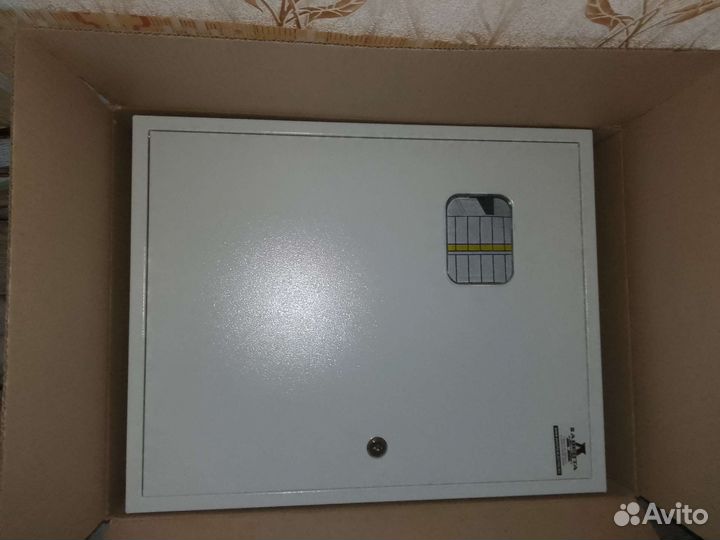 Щит учетно- распределительный навесной