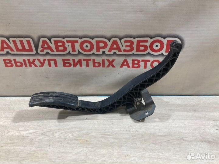 Педаль газа Nissan Almera G15 седан 2015