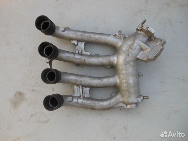 Коллектор впускной верхний для ваз 2110-12
