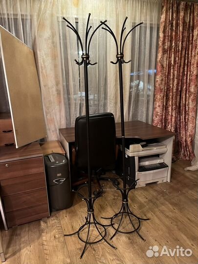 Продаю офисную мебель