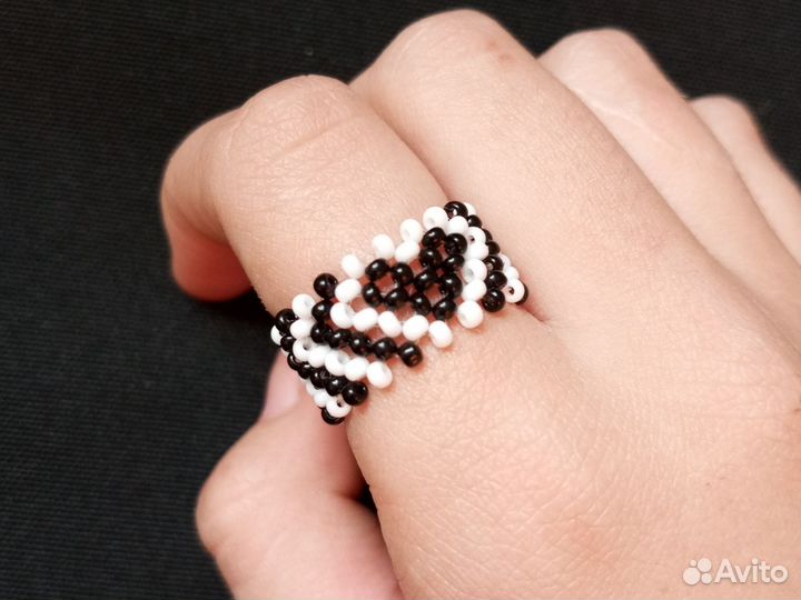 Кольцо черно белое