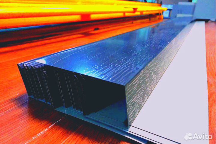 Лобовая планка ветровая j фаска RAL 9003/7024