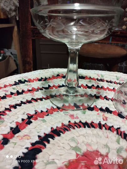 Ваза,с крышкой стекло