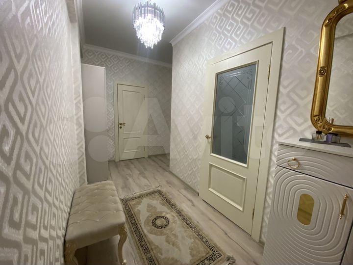 2-к. квартира, 55 м², 8/12 эт.