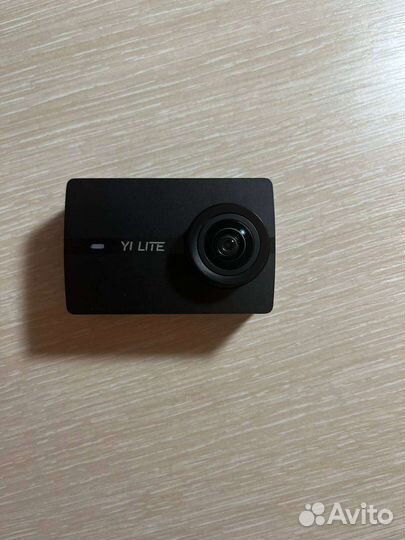 YI Lite Action