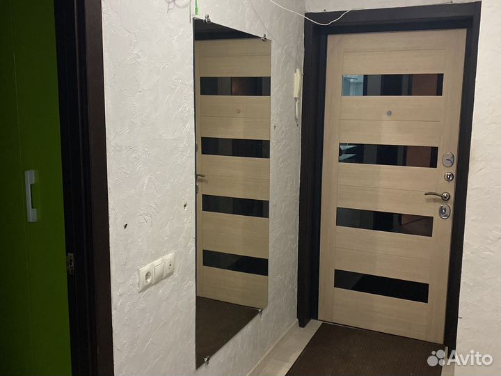 Зеркало настенное