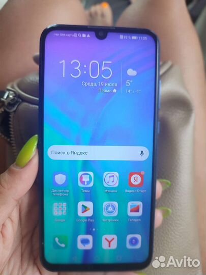 Телефон honor 10i