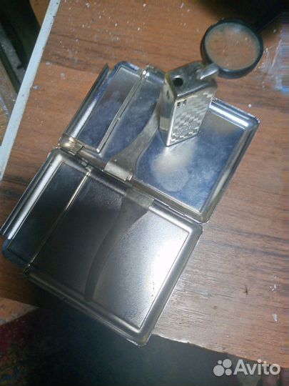 Портсигар инкрустированный с 2-х сторон янтарем