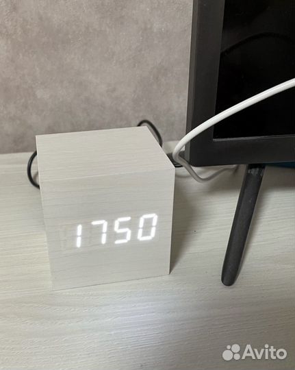 Настольные LED часы