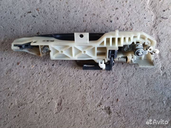 Ручка передняя левая hyundai solaris 1