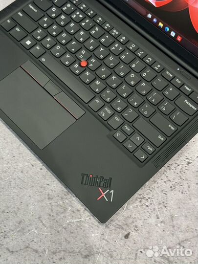 Lenovo thinkpad x1 carbon gen 11 i7 1355U 16/512