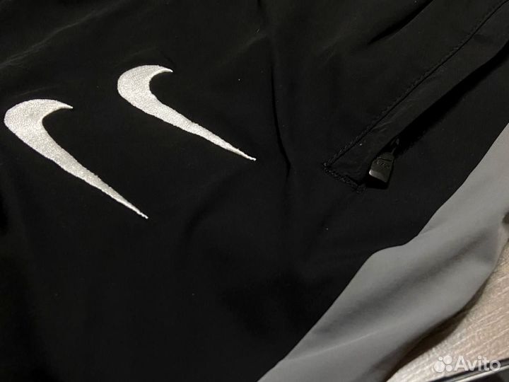 Спортивные штаны Nike Swoosh