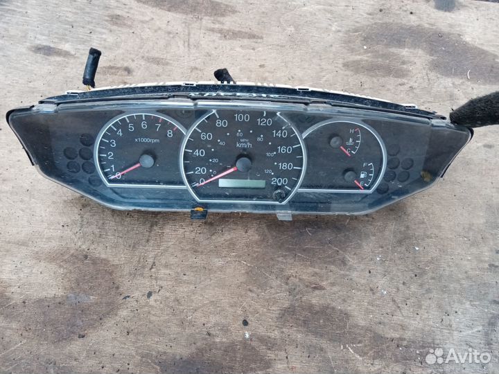 Панель приборов на Киа Каренс 2004 год
