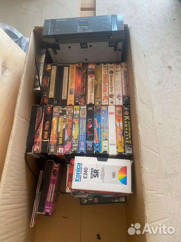 Видеомагнитофон и касеты