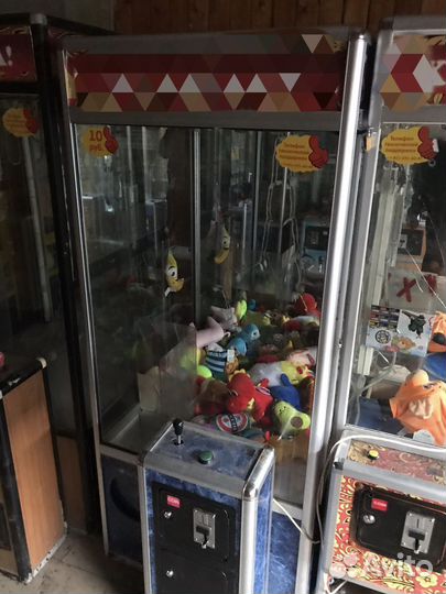 Игровой аппарат с игрушками