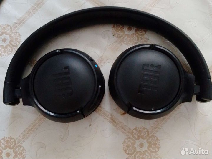 Беспроводные наушники jbl