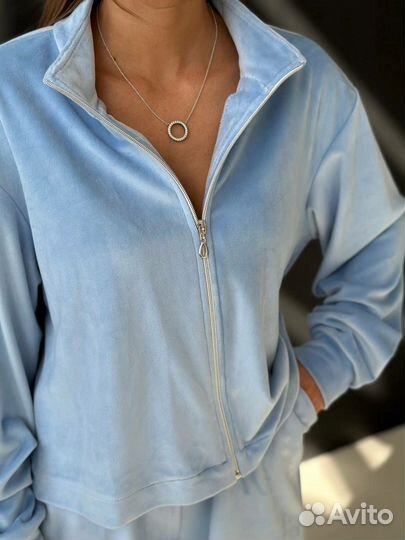 Спортивный костюм женский