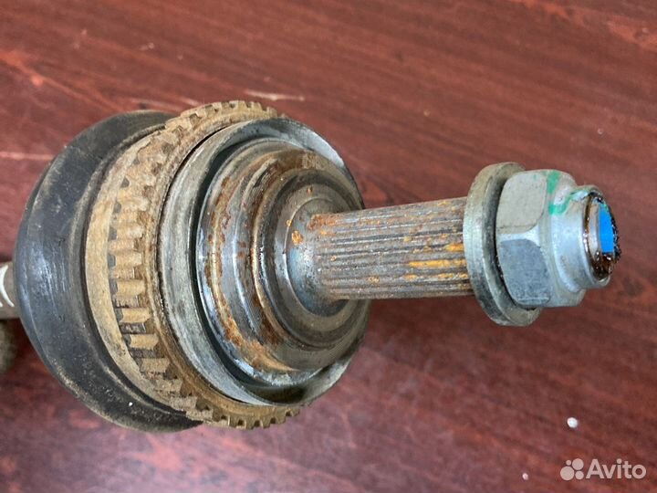 Левый привод лада приора