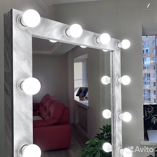Гримерное зеркало с подсветкой