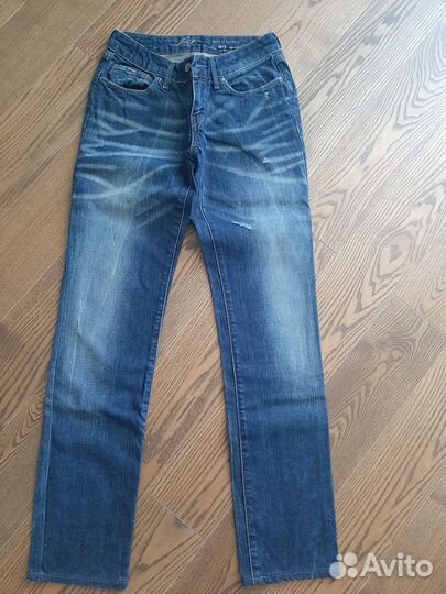 Джинсы р.36 Levi's, massimo dutti