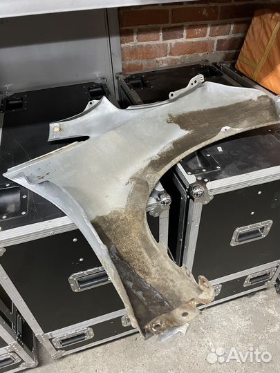 Передние крылья Mitsubishi Grandis