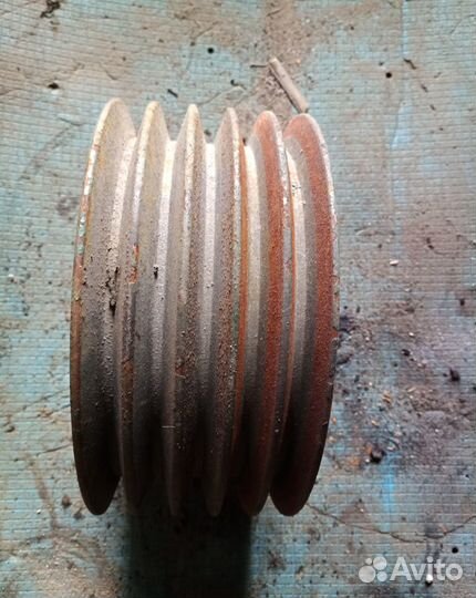 Шкив коленваа Volvo FL10