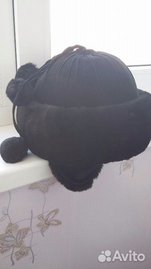 Замшевая шапка