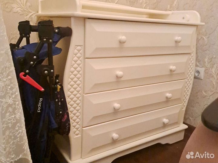 Детская кровать с комодом