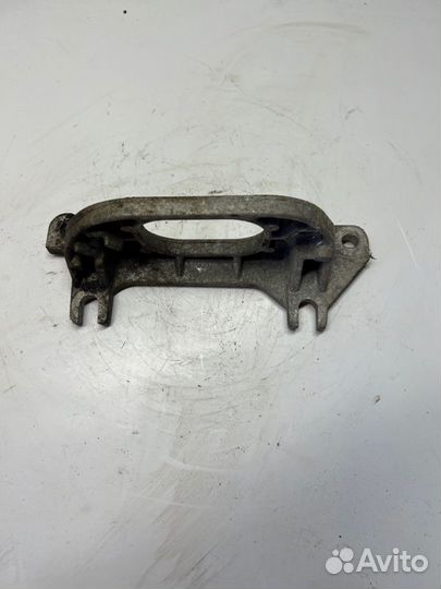 Кронштейн крепления опоры двигателя Renault Logan