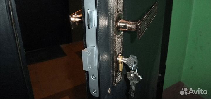 Вскрытие замков 24/7 Вскрытие Авто / Замена Замков