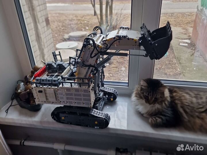 Lego Technic Экскаватор Liebherr R 9800 42100 Lego